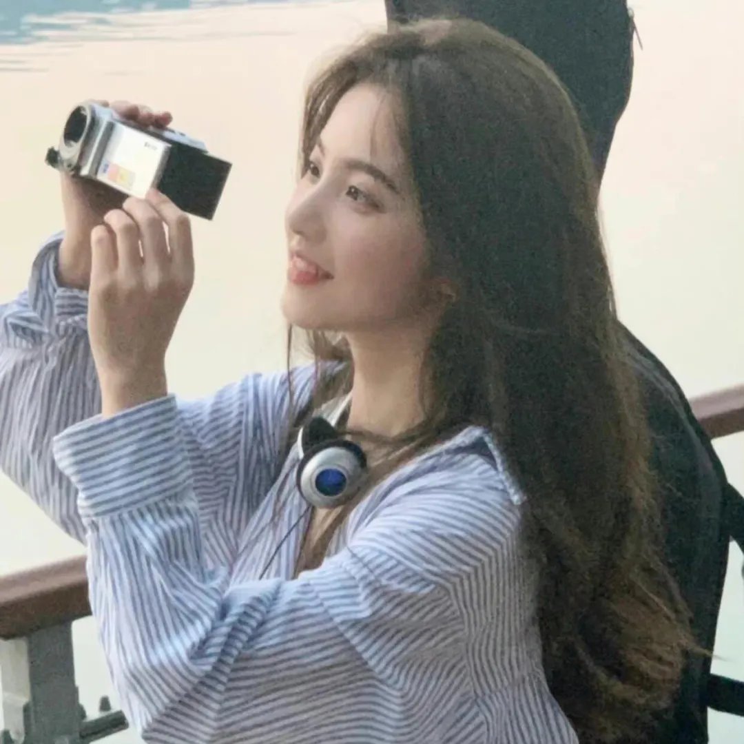 姐姐对我来说是女人